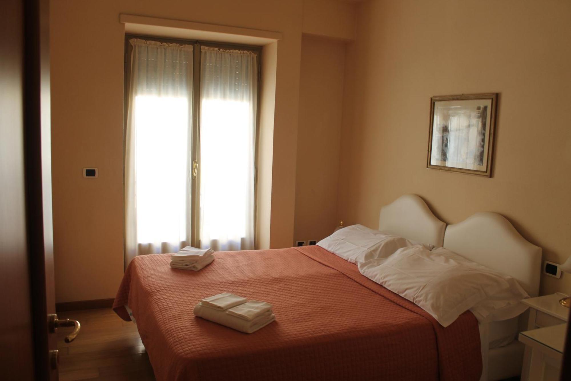Casa Paolina Aparthotel Лука Екстериор снимка