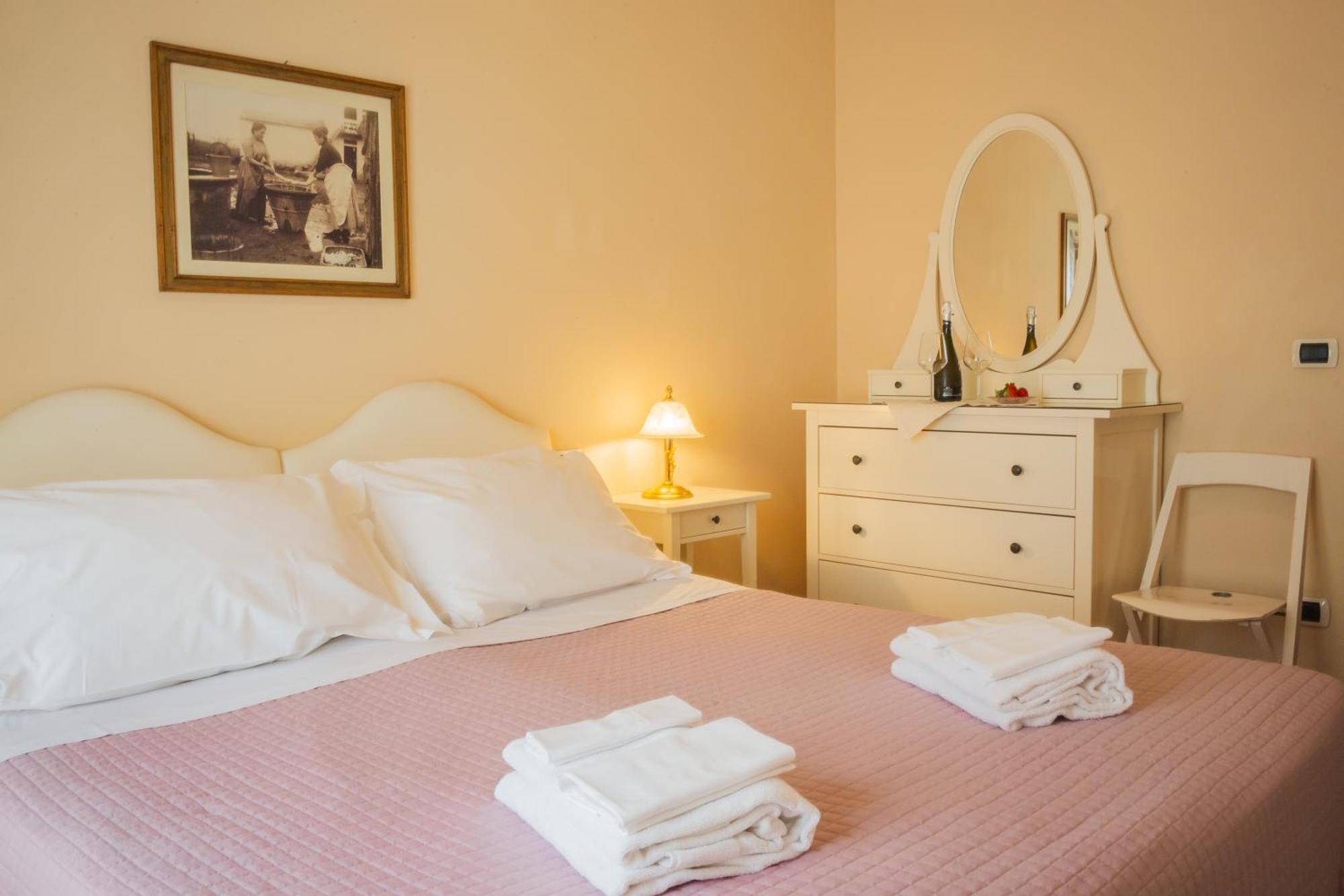 Casa Paolina Aparthotel Лука Екстериор снимка