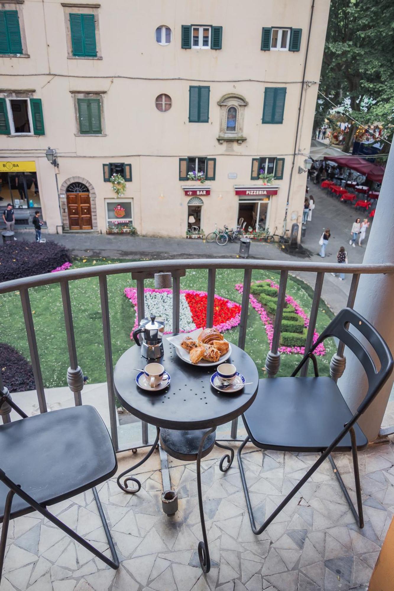 Casa Paolina Aparthotel Лука Екстериор снимка