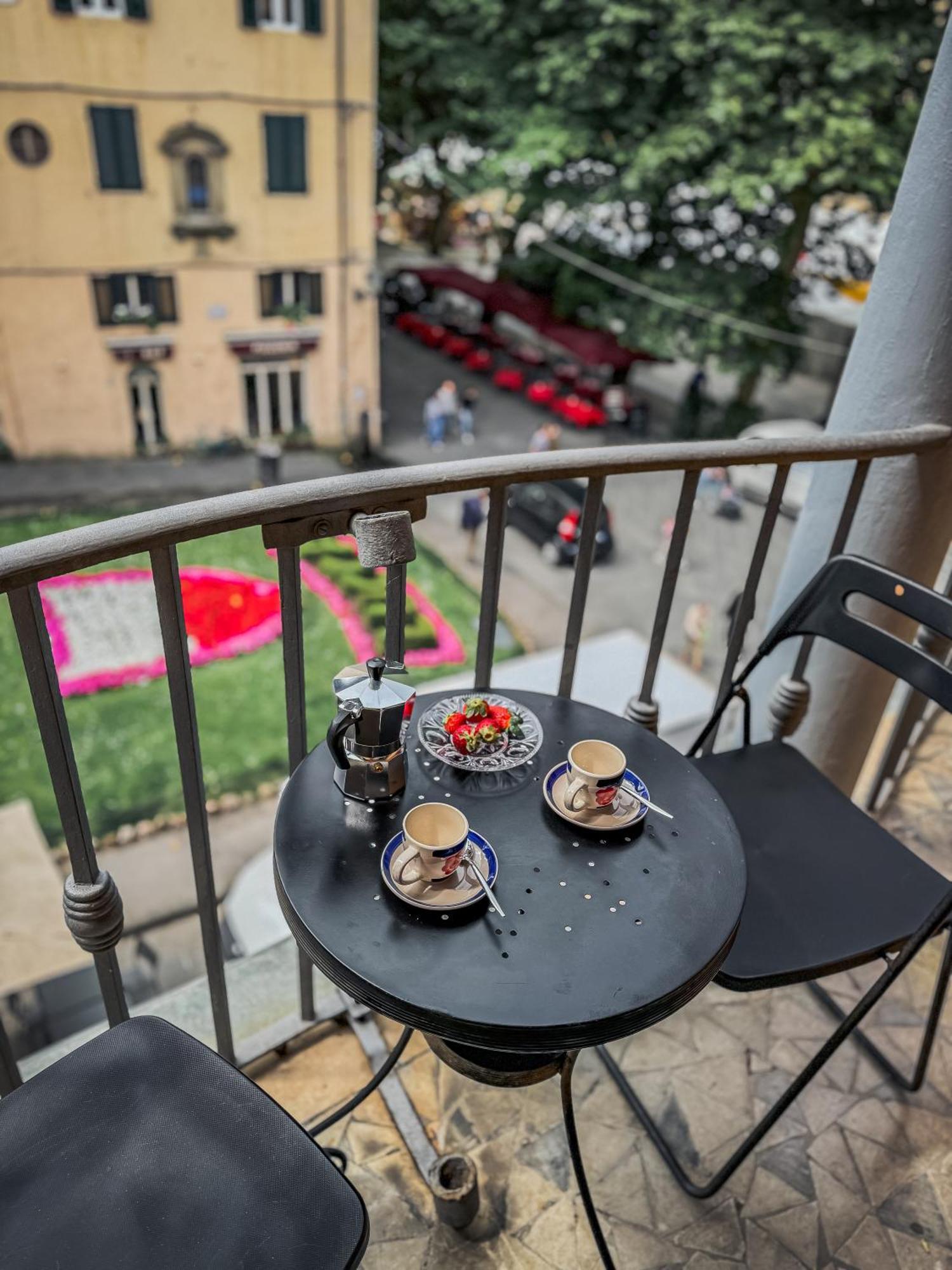 Casa Paolina Aparthotel Лука Екстериор снимка