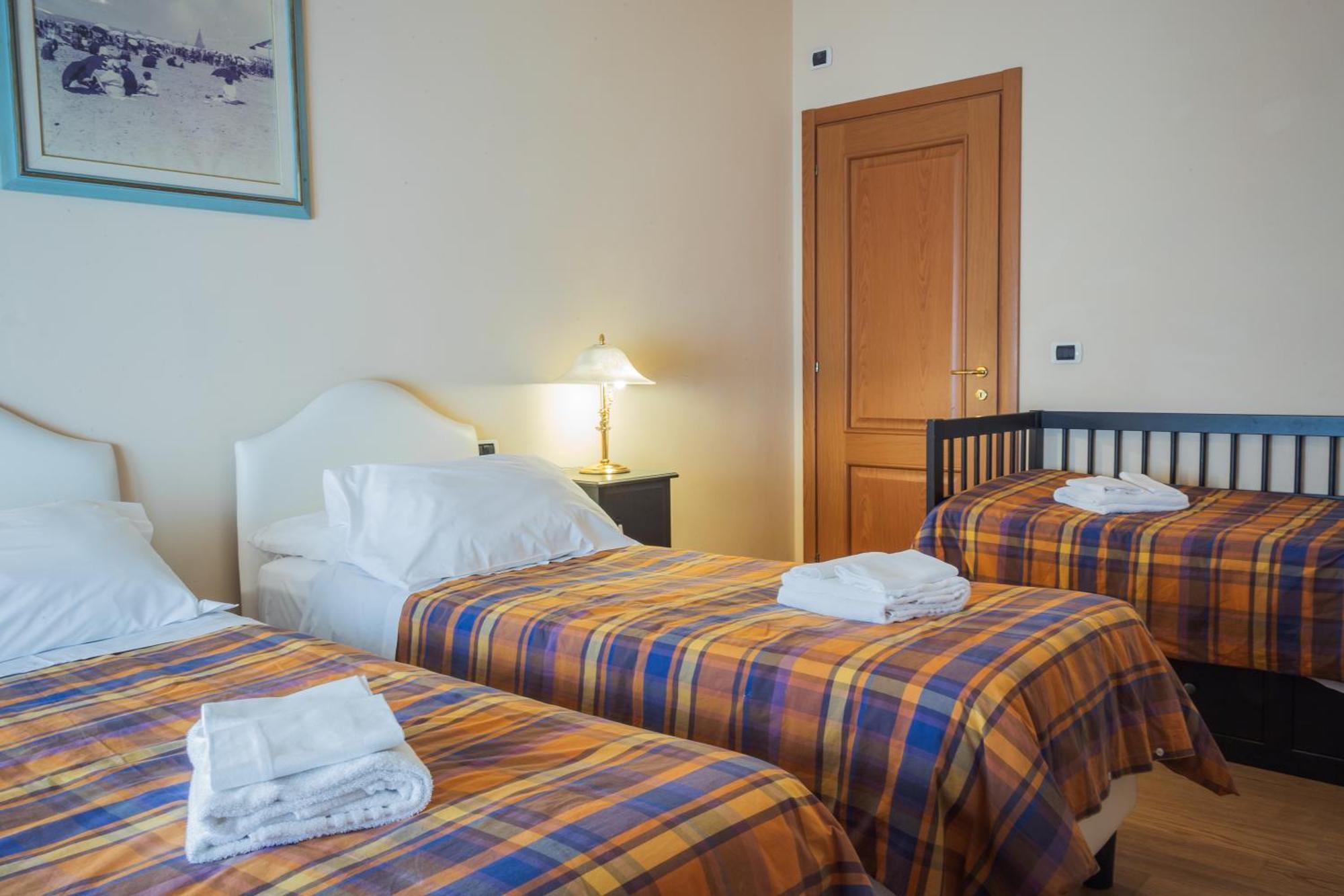 Casa Paolina Aparthotel Лука Екстериор снимка