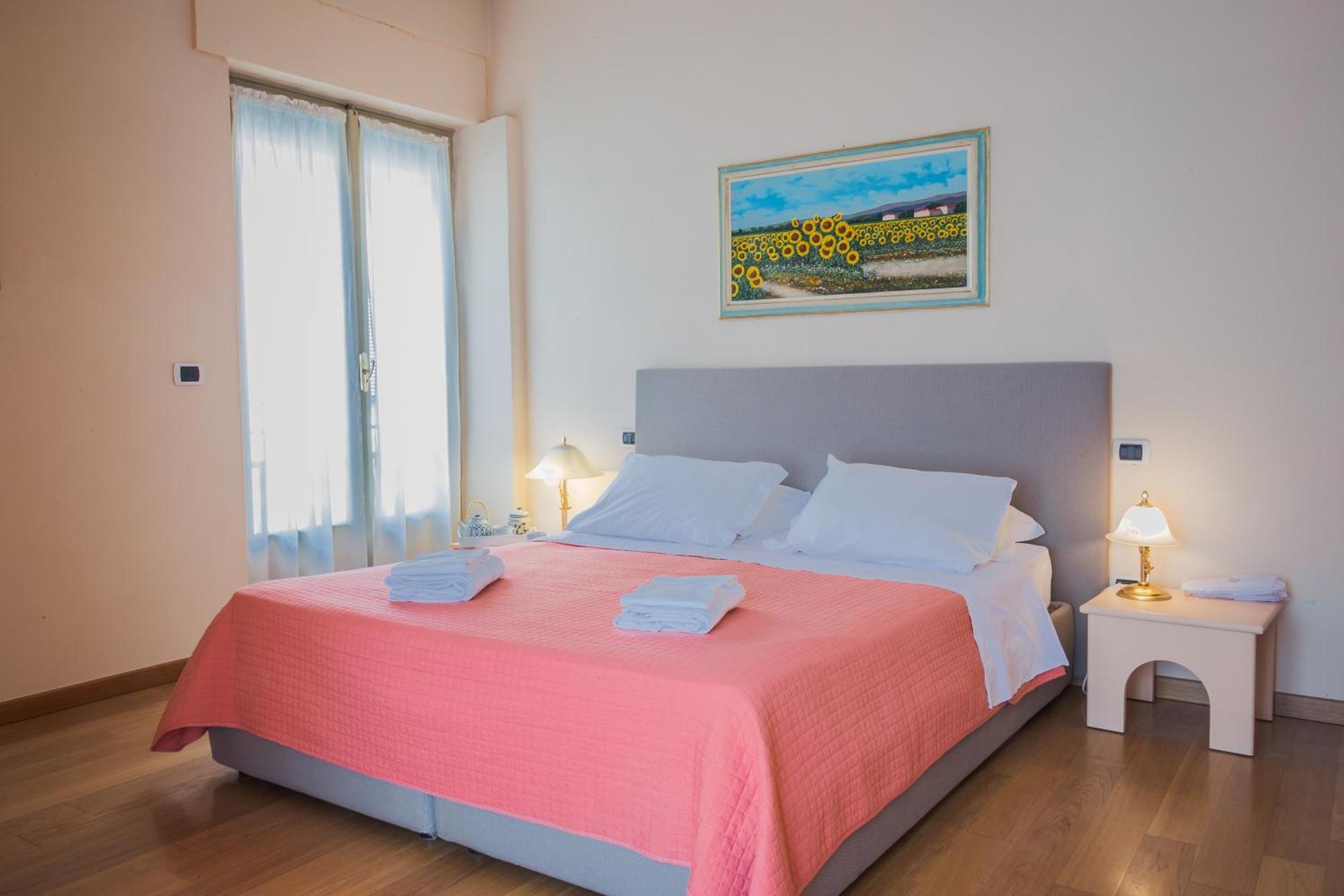 Casa Paolina Aparthotel Лука Екстериор снимка