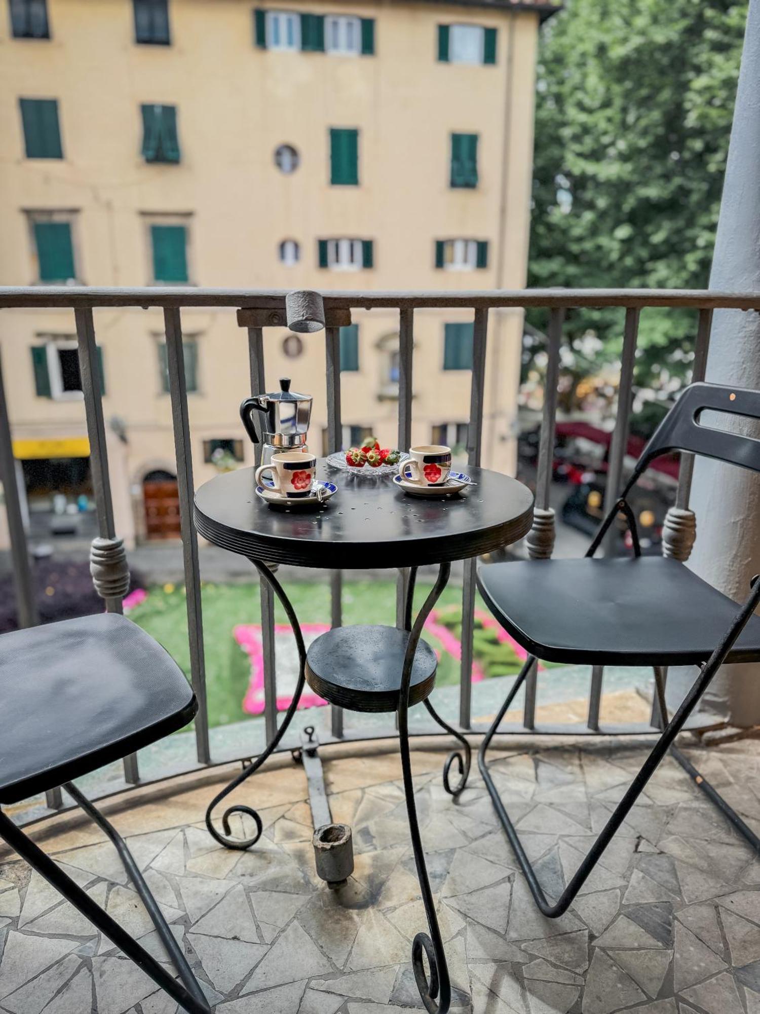 Casa Paolina Aparthotel Лука Екстериор снимка