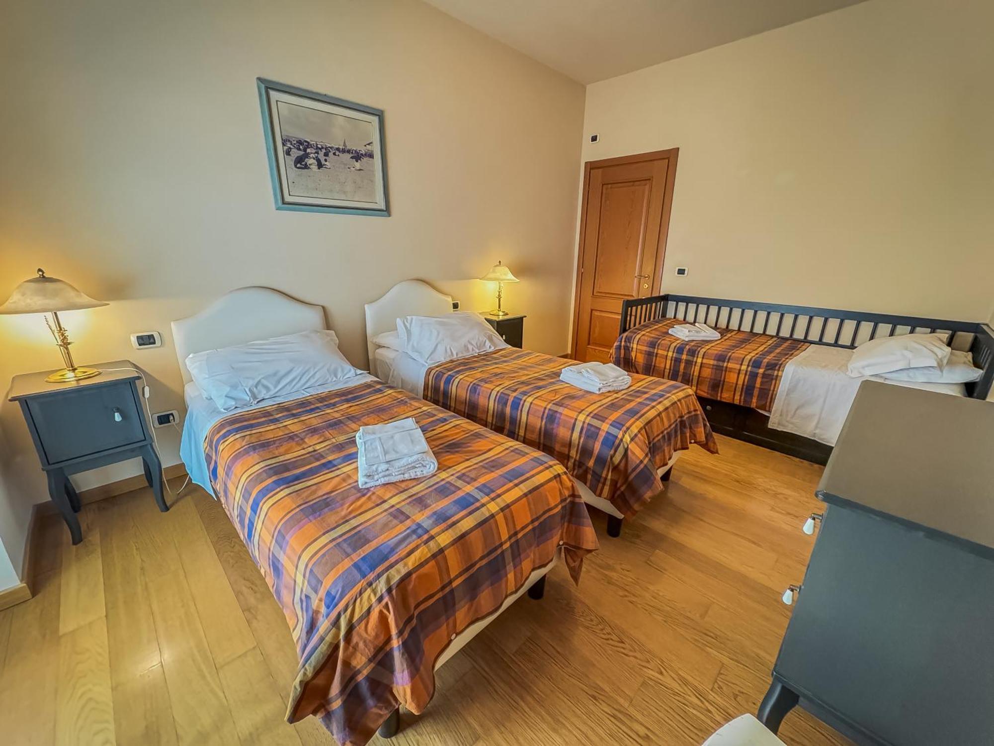 Casa Paolina Aparthotel Лука Екстериор снимка