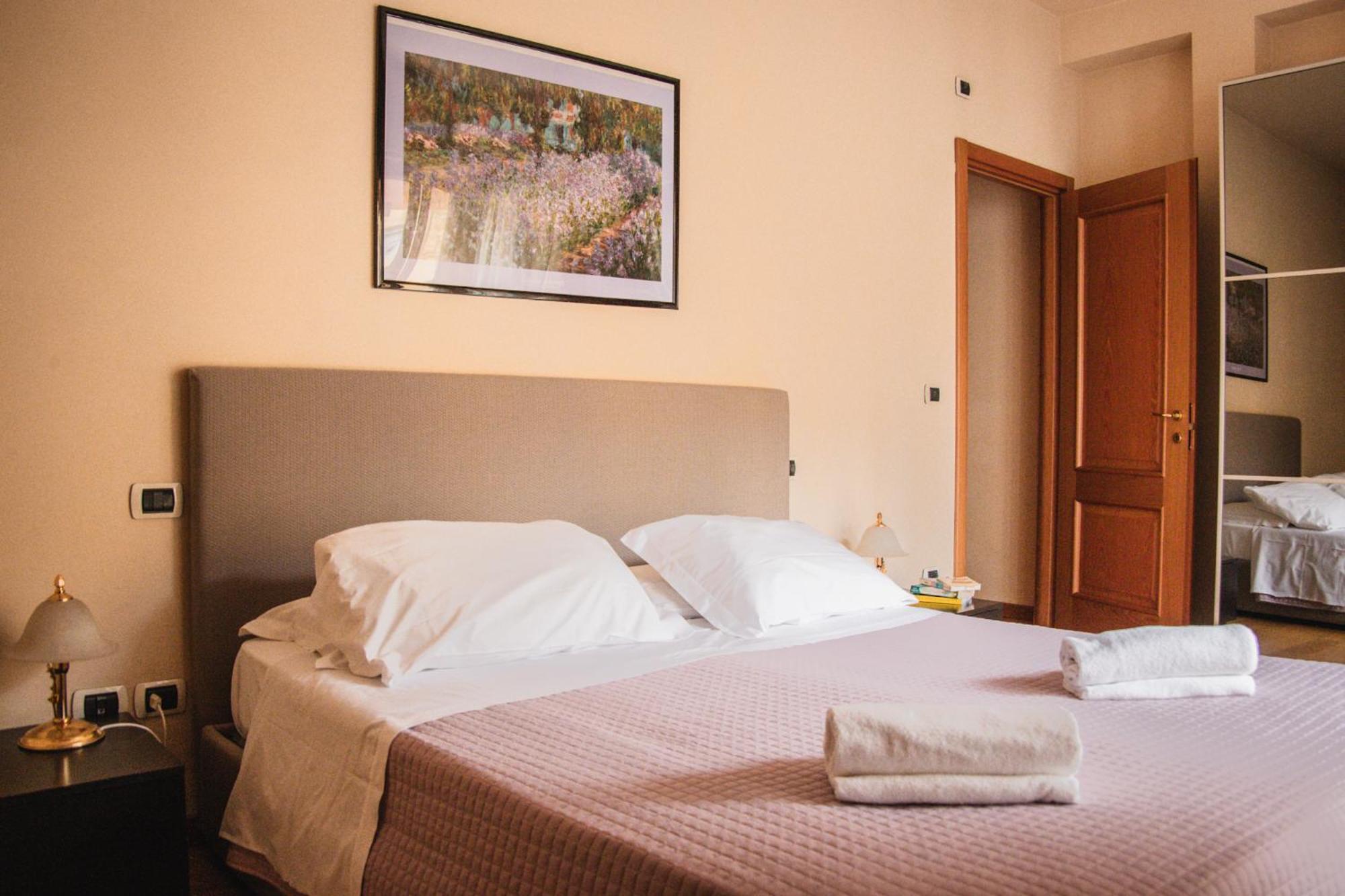 Casa Paolina Aparthotel Лука Екстериор снимка