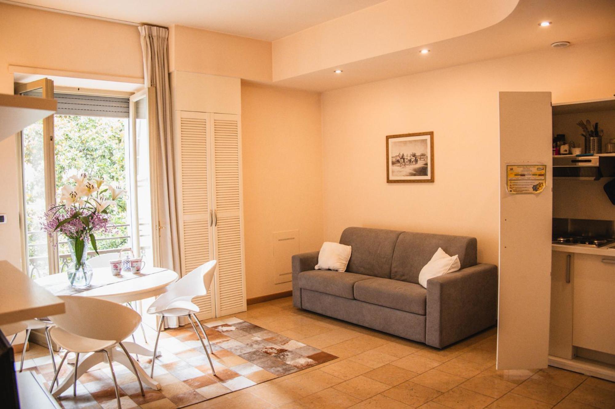 Casa Paolina Aparthotel Лука Екстериор снимка